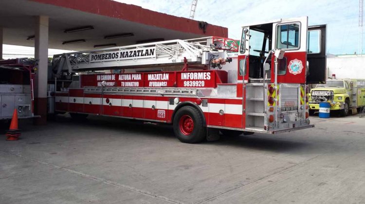 Bomberos de Mazatlán está a punto de adquirir camión escala
