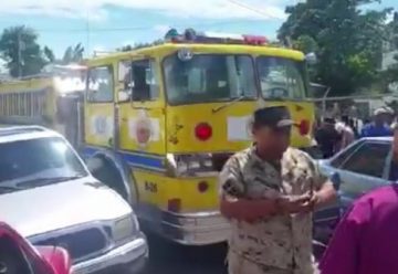 Mujer muere cuando la trasladaban en camión de bomberos por falta de ambulancia