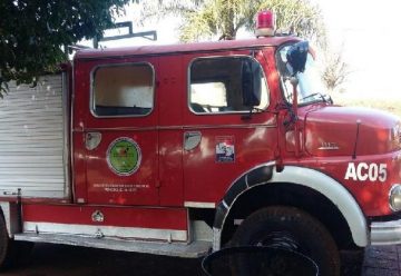 Municipio Cambyreteno dona un camion a bomberos