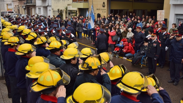 Luján homenajeó a los Bomberos Voluntarios