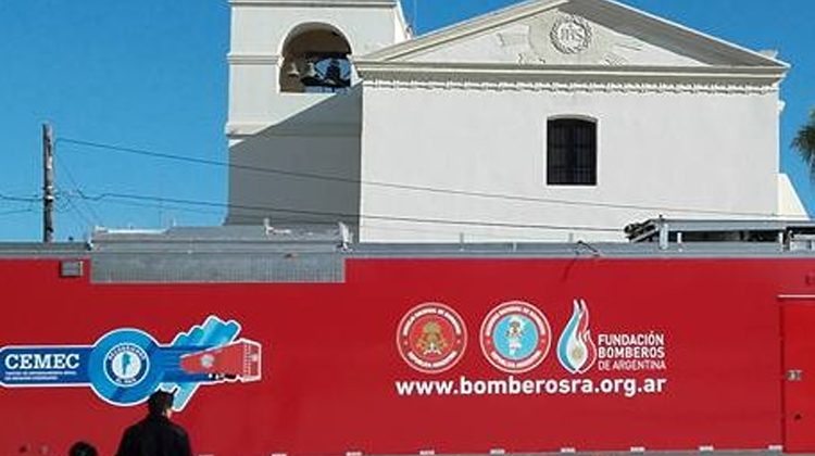 El Centro móvil de entrenamiento para Bomberos en Santa Lucia