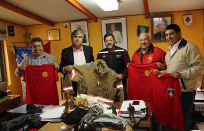 Bomberos de Vicuña reciben indumentaria para su labor