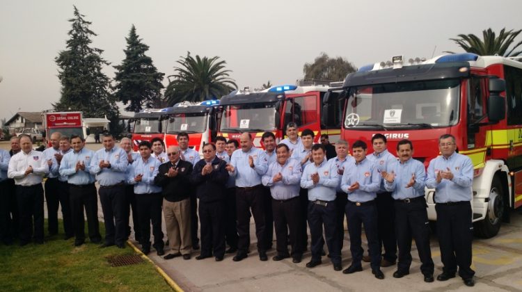 Bomberos de Puerto Montt recibe cuatro carros