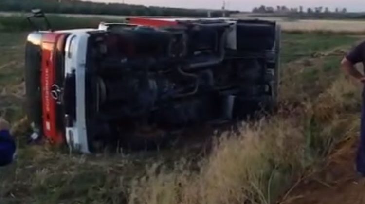 Un camión de bomberos accidentado en Marchena