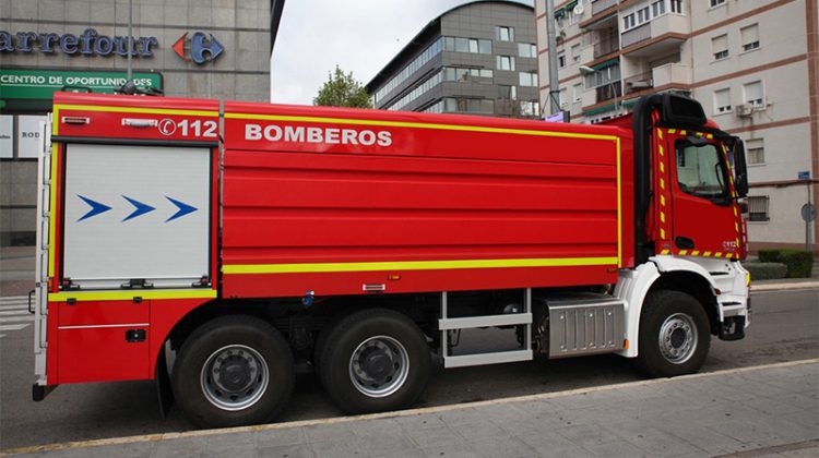 Los bomberos de Monforte estrenan camión