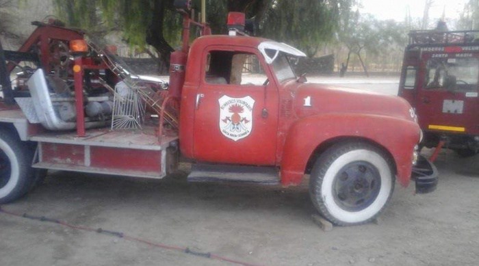 Bomberos quieren restaurar un camión que data del año 1948