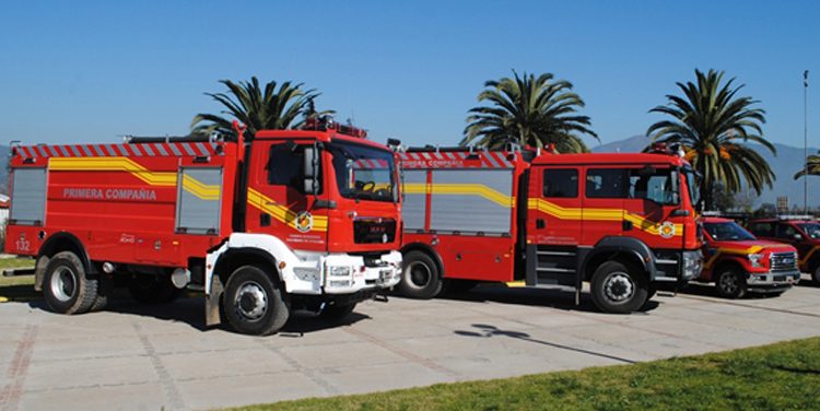 Bomberos de Antofagasta y Biobío renovaron material mayor