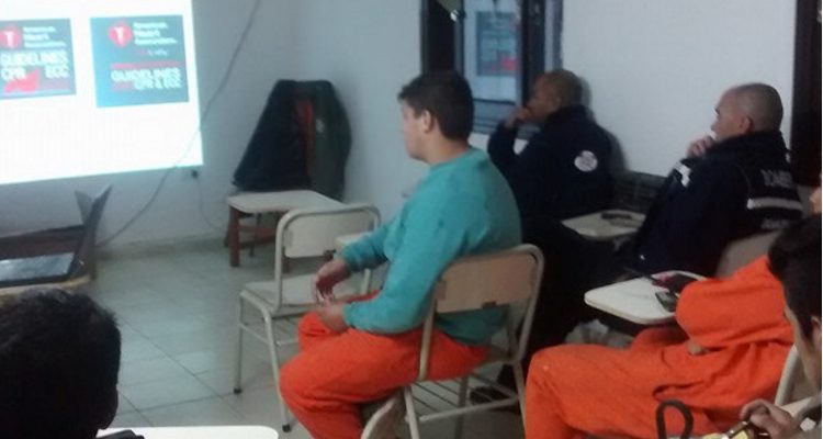 Bomberos pueden completar el secundario a distancia