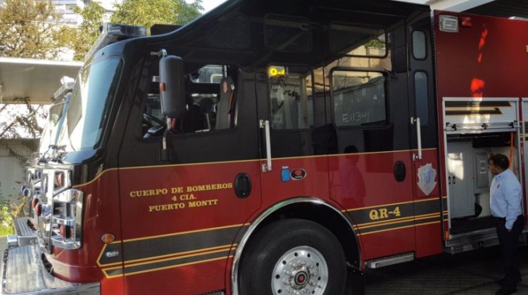 Bomberos de Puerto Montt recibió flamante carro