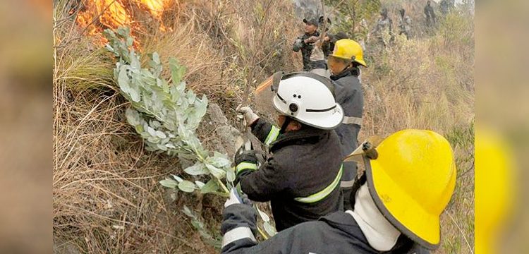 Los bomberos necesitan renovar todos sus equipos