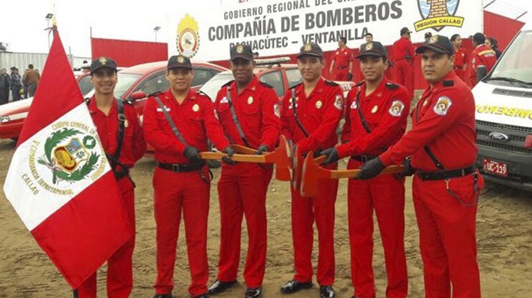 Inauguran primera compañía de bomberos
