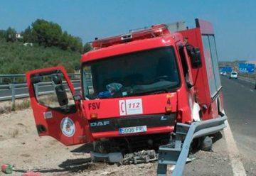 Sufre un accidente un camión de los bomberos de Jaén