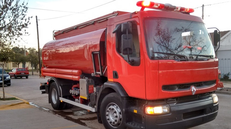 Nuevo camión cisterna para los Bomberos Voluntarios de Isla Verde