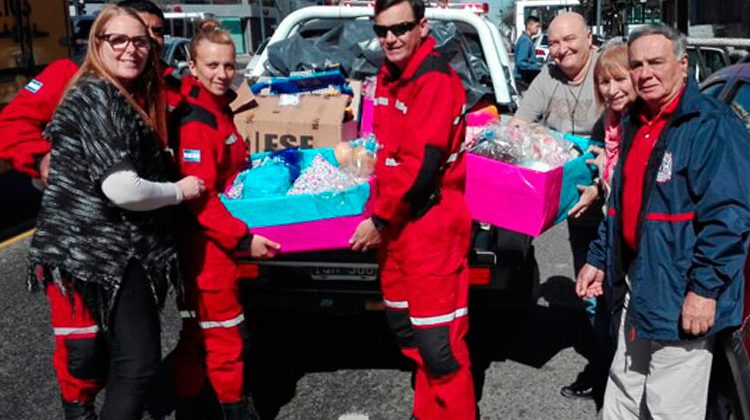 Bomberos de Concepción del Uruguay entregaron juguetes