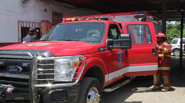 Ministerio entregó camión multipropósito a bomberos de Silva