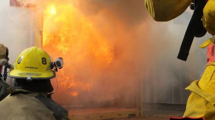 Capacitación en incendios Estructurales en Bomberos de Pérez