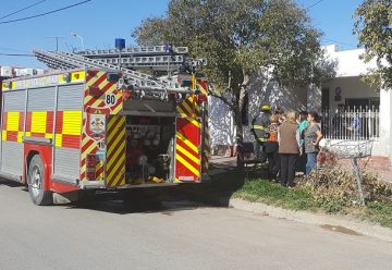 Un bombero lesionado en un incendio al asistir a una abuela