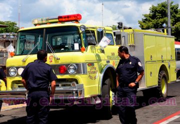 EEUU dona camión cisterna a Asociación Civil de Bomberos