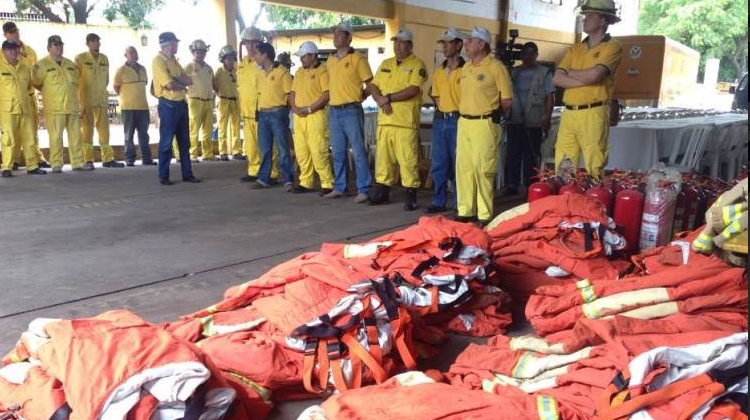 Los uniformes que usamos ya se desecharon en otros países