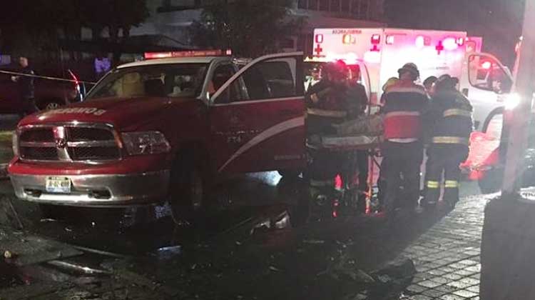 Hombre muere atropellado por vehículo de Bomberos