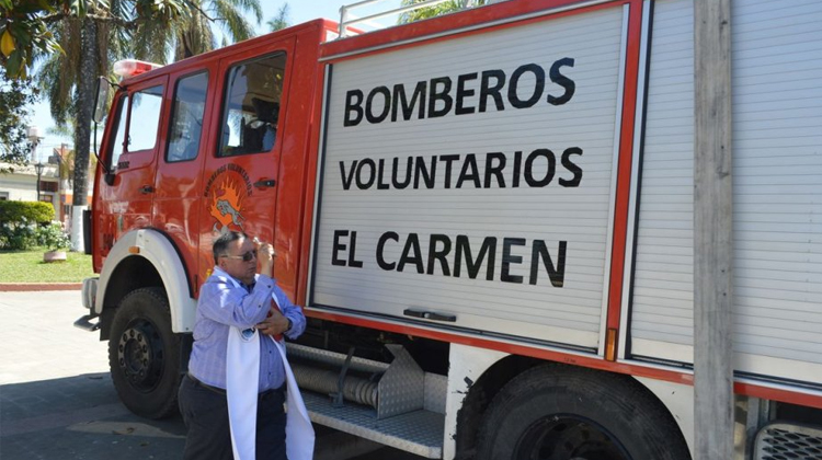 Bomberos voluntarios de El Carmen adquirieron autobomba