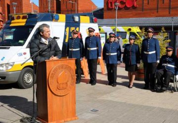 Bomberos de Villarrica agradeció ambulancia donada