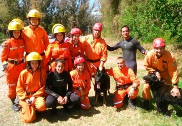 Un perro ayudó a los bomberos de Arroyito a rescatar a una persona