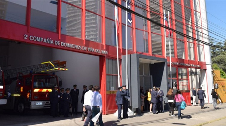 Reintegrarán a bombero expulsado por publicar foto en WhatsApp