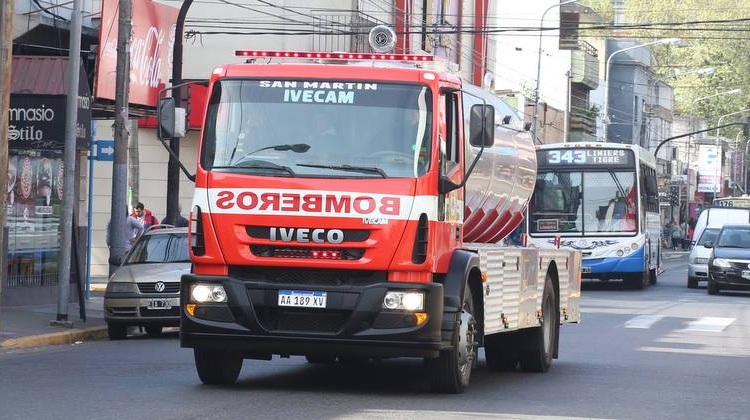 Entregan dos nuevas autobombas a los Bomberos de San Martín