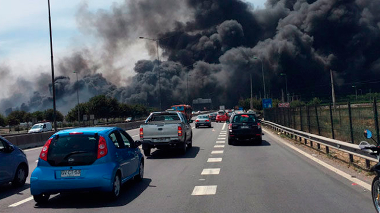 Incendio en las cercanías del aeropuerto de Santiago