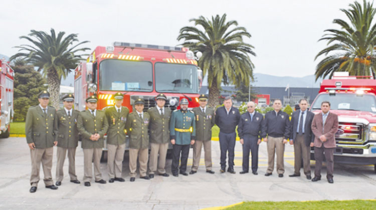 Bomberos recibió oficialmente carros para la Región de Magallanes