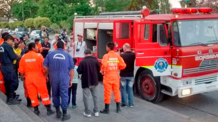 Bomberos de Cerrillos ahorraron y compraron una autobomba