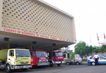 Cancelan 25 miembros del Cuerpo de Bomberos de Santiago