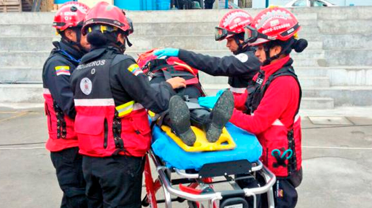 Los Bomberos de Quito festejan su día exhibiendo su trabajo