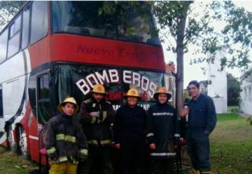 Con una “Huevada” acopian materiales para ayudar a Bomberos