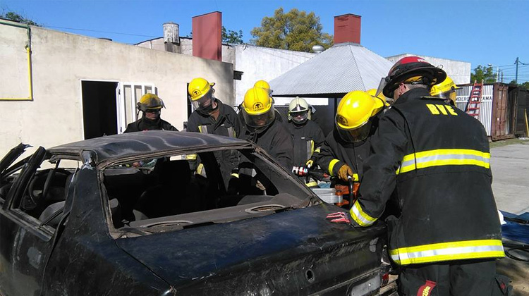 Capacitación sobre Rescate Vehicular para Bomberos