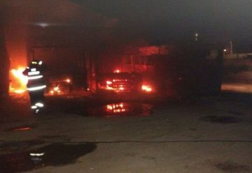 Nueve colectivos se quemaron en un depósito