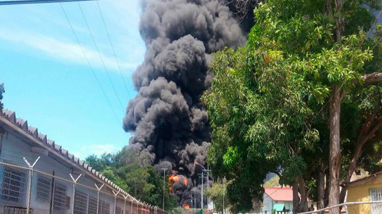 Controlan incendio en refinería de Puerto La Cruz
