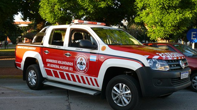 Bomberos Voluntarios de General Alvear presentó nueva unidad 0km