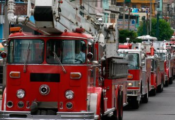 Detienen excomandante por corrupción en Bomberos