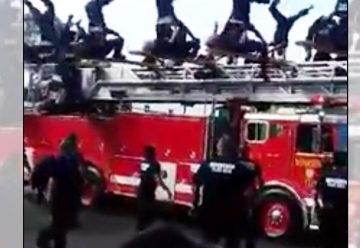 Se accidentan 19 bomberos en desfile revolucionario