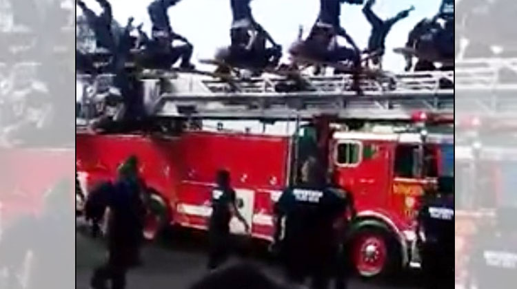 Se accidentan 19 bomberos en desfile revolucionario