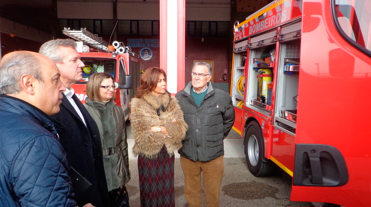 Los bomberos reciben un nuevo coche bomba
