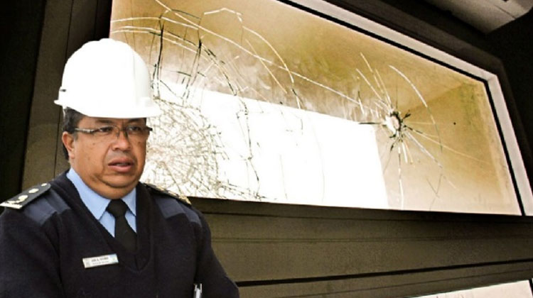 Antes de que lo inauguren, balearon el nuevo Cuartel de Bomberos