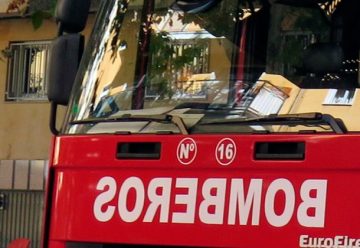 Críticas al Ayuntamiento por contratar bomberos voluntarios