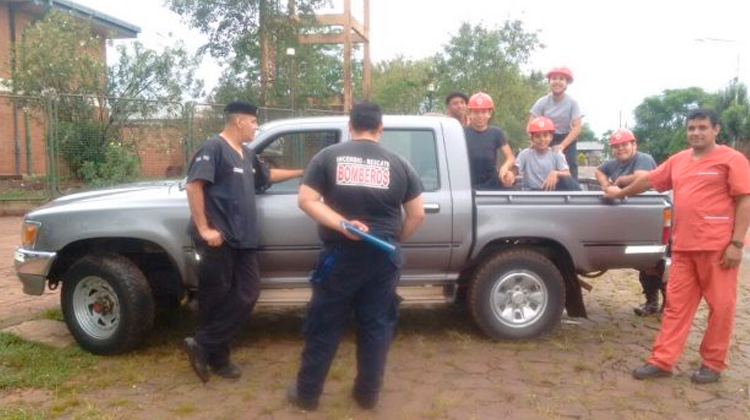 Bomberos Voluntarios de Garupá recibieron una camioneta