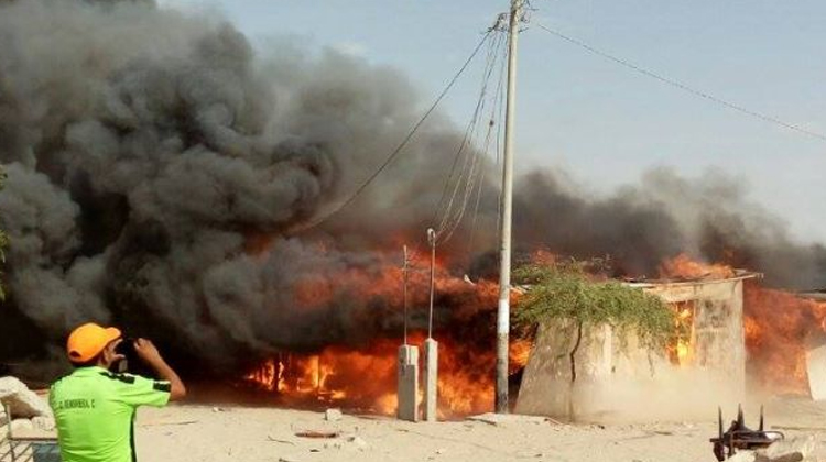 Incendio redujo a cenizas 140 casas del asentamiento San Borja
