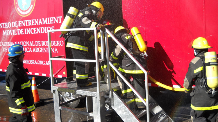 Bomberos de la Pampa se capacitaron en el CEMI