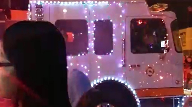 Bomberos de Calama con sus carros adornados