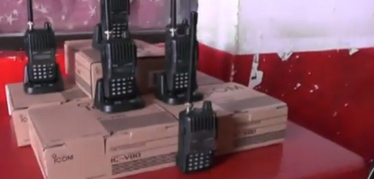 Bomberos recibió la donación de 6 equipos de Handy